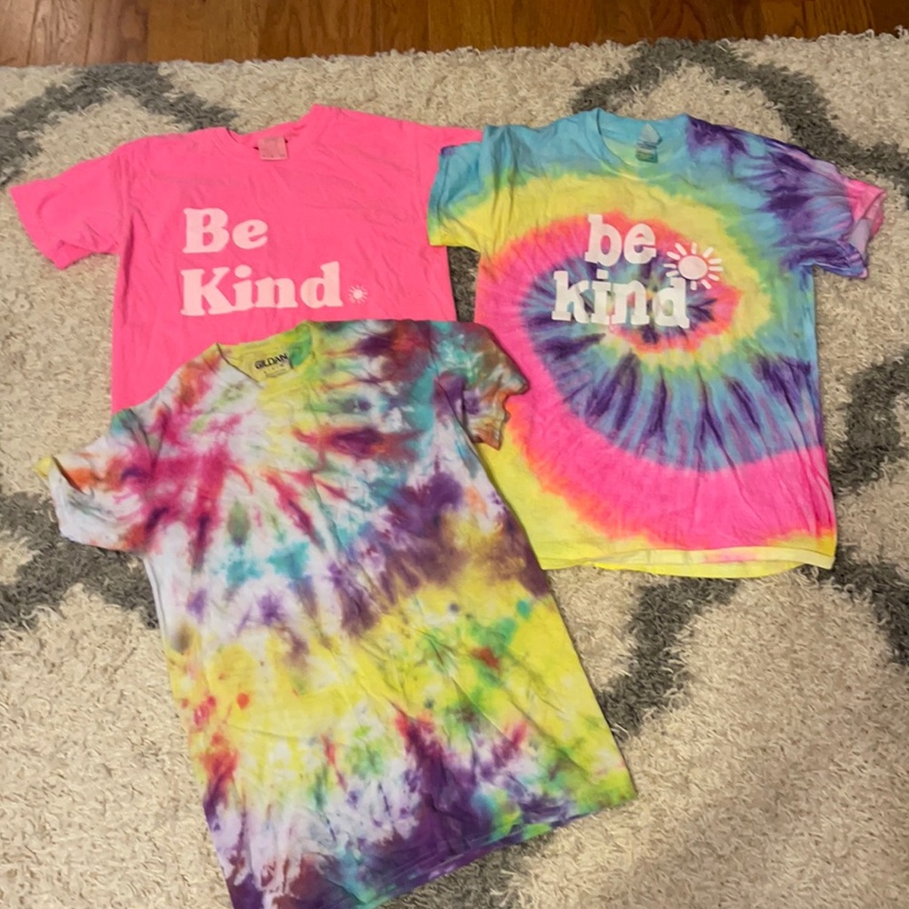 Bundle of 3 shirts